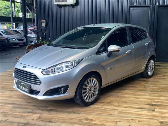 FORD FIESTA 1.6 TITANIUM PLUS HATCH 16V FLEX 4P POWERSHIFT